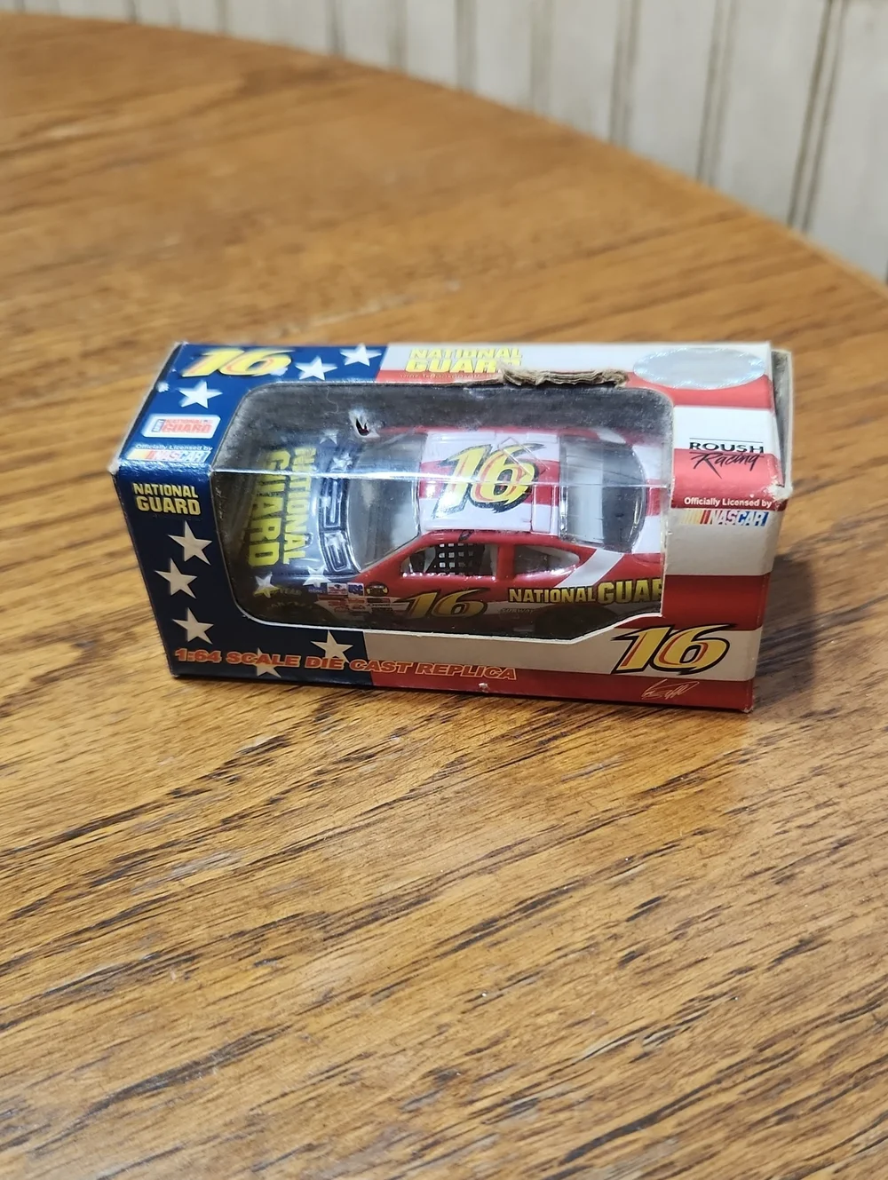 Nascar Greg Biffle #16 National Guard 2004 Ford Taurus In Box